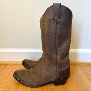 Justin Women's Classic Western Boot Size 8.5 Brown Cowhide Equestrian Cowboy
